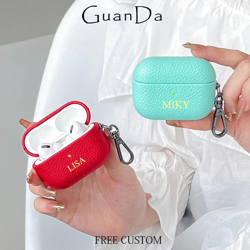 Monogram Keychain Leather - เคสใส่หูฟังแฟชั่นน่ารักขนาดเล็ก DIY พร้อมช่องใส่ตัวอักษร วัสดุหนัง PU ป้องกันรอยขีดข่วน