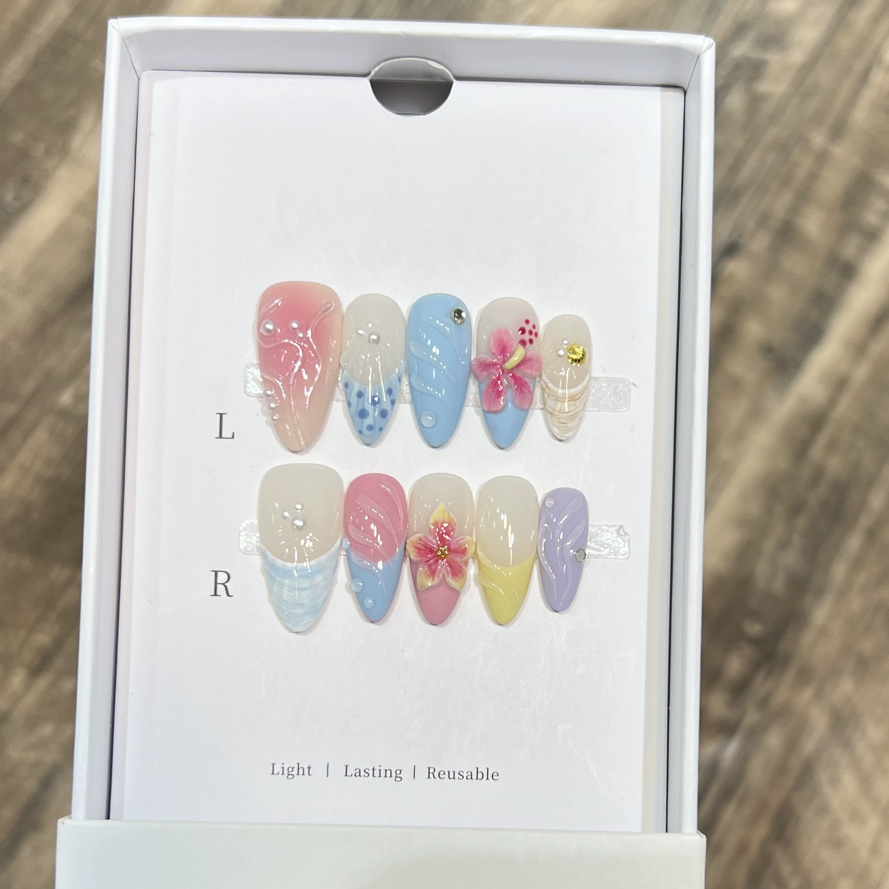 Pressed Flower Art - เล็บปลอมแบบกดติด 10 ชิ้น สีนู้ดนม ดีไซน์โบว์ดอกไม้สไตล์ฝรั่งเศส ทรงอัลมอนด์