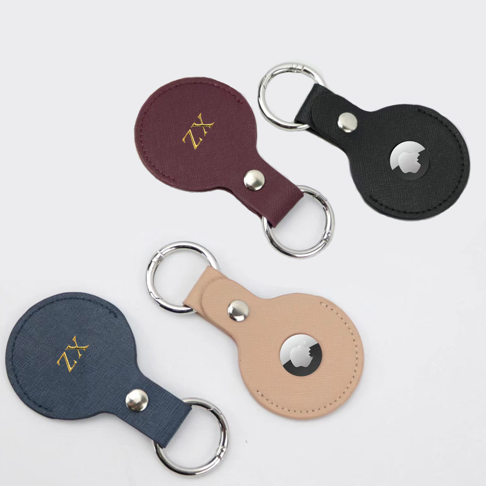 ตัวอักษรเริ่มต้นสีทองที่กําหนด - Monogram Keychain Leather บทวิจารณ์และราคา
